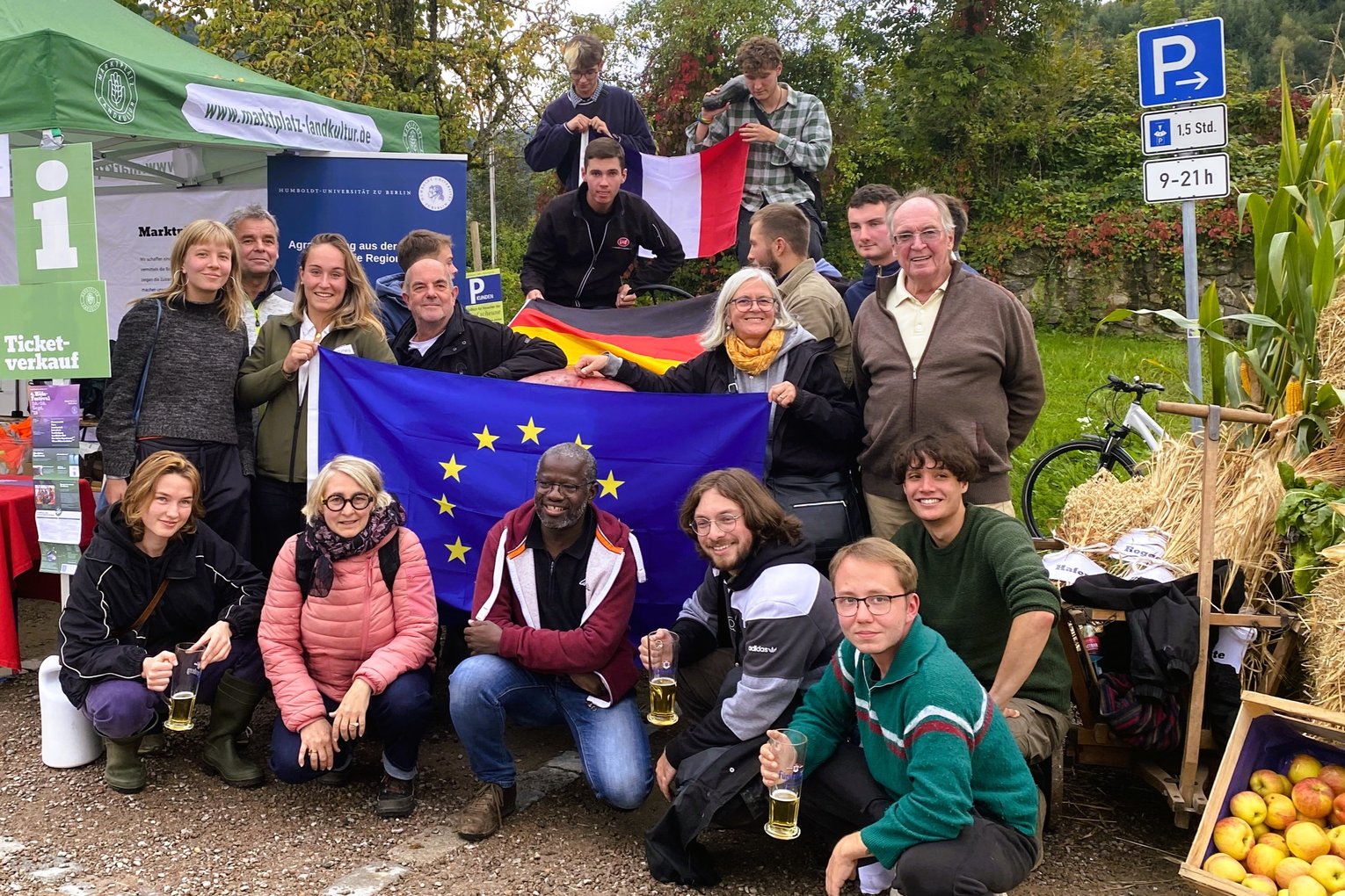 Workcamp Teilnehmer auf dem Höfe-Festival nach der Abschluss Gesprächsrunde