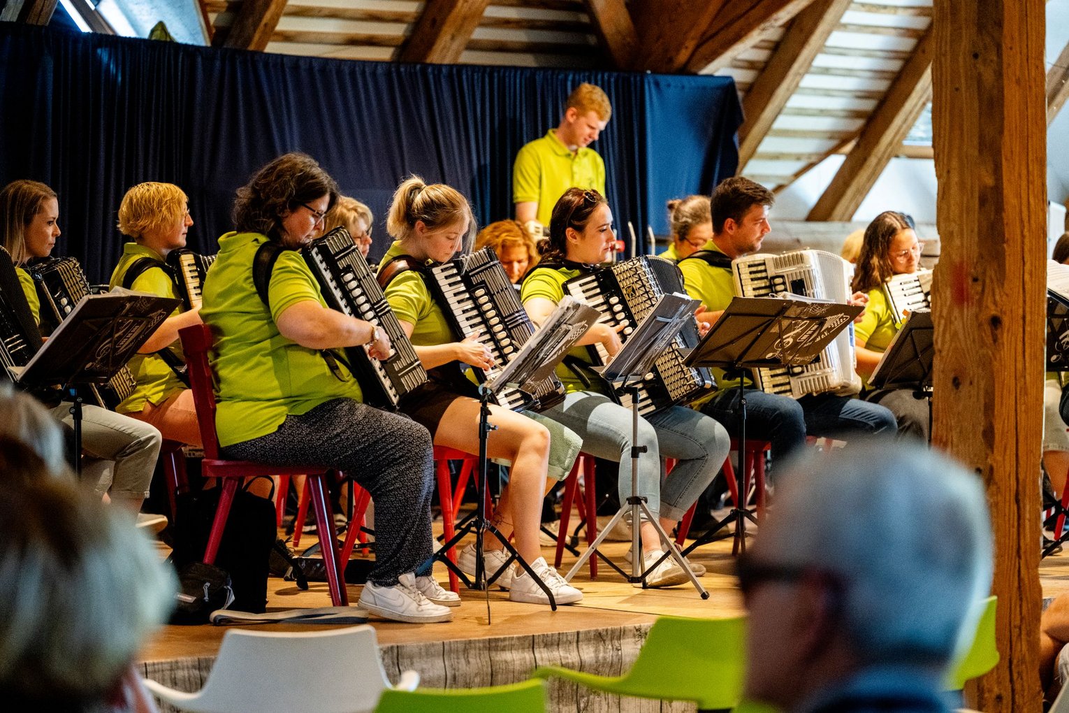 "Akkordeonclub Höllental" spielten im Teil 2 vom Matinee am Höfe-Festival