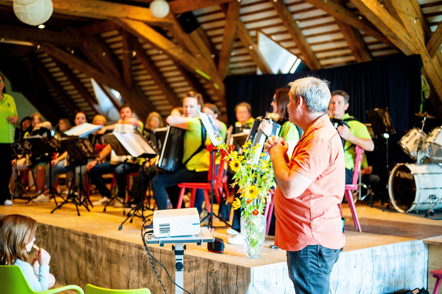 Ein kraftvoller Abschluss vom Akkordeonclub Höllental vom Matinee am Sonntag-Vormittag